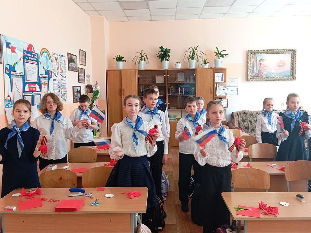 Защитники Отечества: Орлята России о героях и памятных местах своего родного края