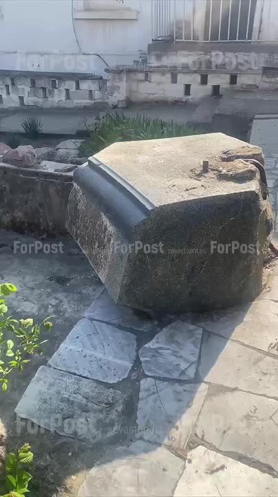 ������� ���������� �����������: �����-�� � ��������� ��� ������, ����� ��� ������ � ������� ��� �����������