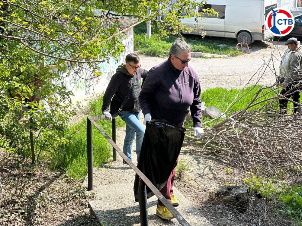 Итоговый субботник в рамках месяца чистоты и благоустройства прошёл в Севастополе Итоговый субботник в рамках месяца чистоты и благоустройства прошёл в Севастополе