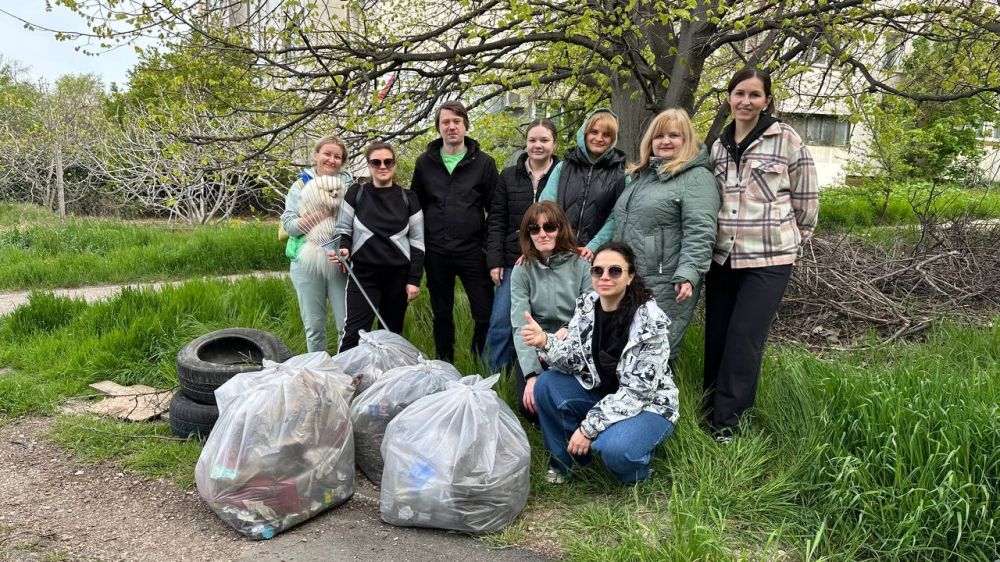 Это прекрасное субботнее утро мы встретили на общегородском субботнике!