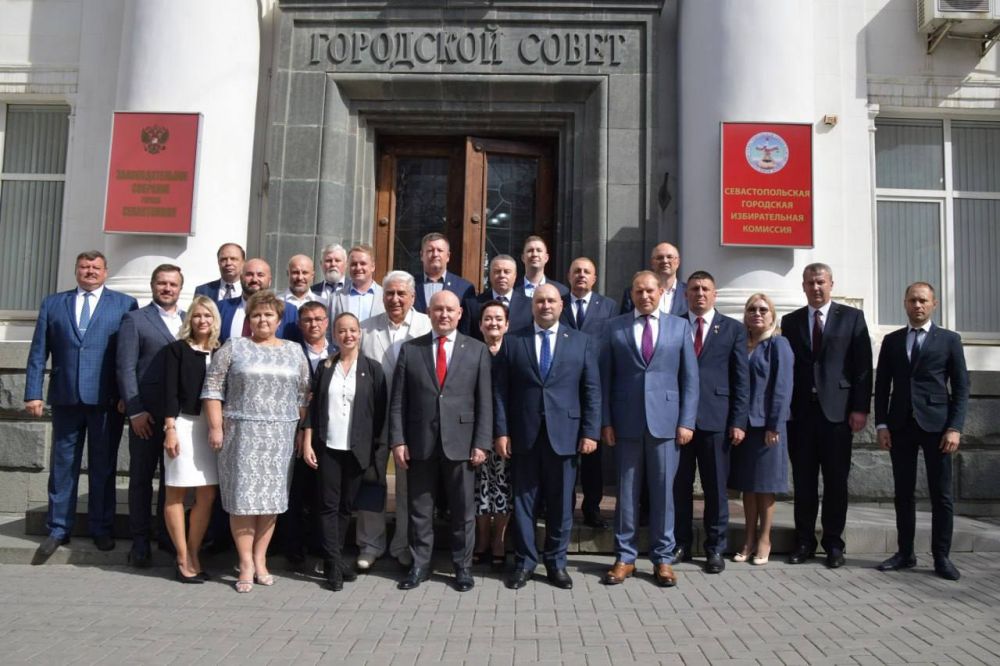 Денис Кондратьев: Сегодня – День российского парламентаризма Денис Кондратьев: Сегодня – День российского парламентаризма