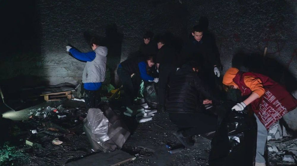 Денис Кондратьев: Сегодня вместе с молодежью приняли участие в субботнике на 15-й береговой батарее – свидетельнице героической обороны Севастополя! Денис Кондратьев: Сегодня вместе с молодежью приняли участие в субботнике на 15-й береговой батарее – свидетельнице героической обороны Севастополя!