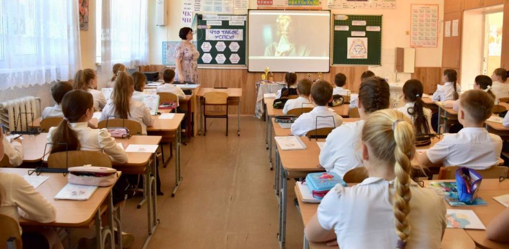 Школьники и студенты учреждений среднего профессионального образования погрузились в обсуждение темы, которая волнует каждого — «Что такое успех?»