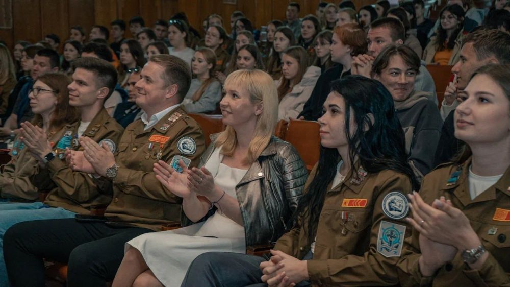 Денис Кондратьев: В Севастополе завершилась региональная школа командных составов Губернаторских школьных трудовых отрядов! Денис Кондратьев: В Севастополе завершилась региональная школа командных составов Губернаторских школьных трудовых отрядов!