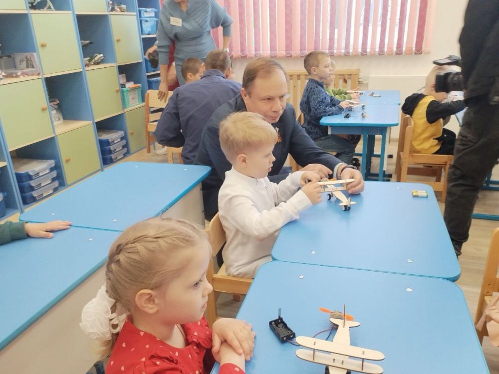 ��������� �������: ������� � ���� ������ �����������, ����������� 80-����� ������� ������