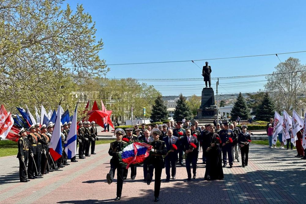 �������� ������: ������� � ������� �������� ��������� ���������� �������-����� � ������ ������, ����������� ��������� ����� ���������� ������ ��������-������ � 80-����� ������� ������