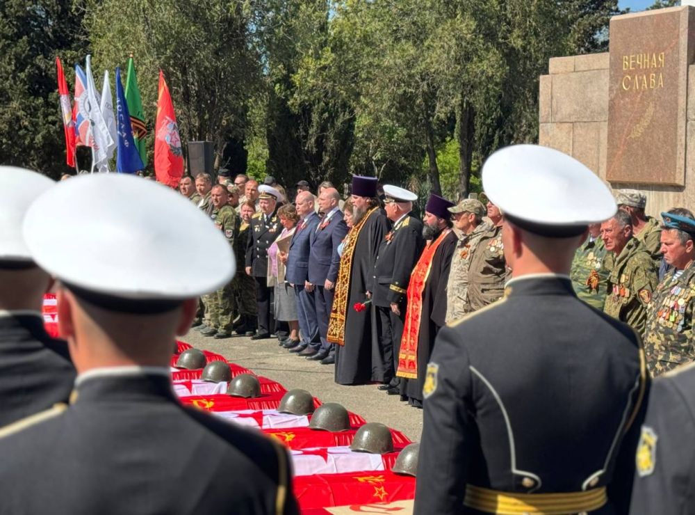 Владимир Немцев: На Мемориальном братском кладбище в поселке Дергачи состоялась торжественная церемония захоронения останков бойцов, павших на полях сражений за Севастополь в годы Великой Отечественной войны 1941–1945 годов Владимир Немцев: На Мемориальном братском кладбище в поселке Дергачи состоялась торжественная церемония захоронения останков бойцов, павших на полях сражений за Севастополь в годы Великой Отечественной войны 1941–1945 годов