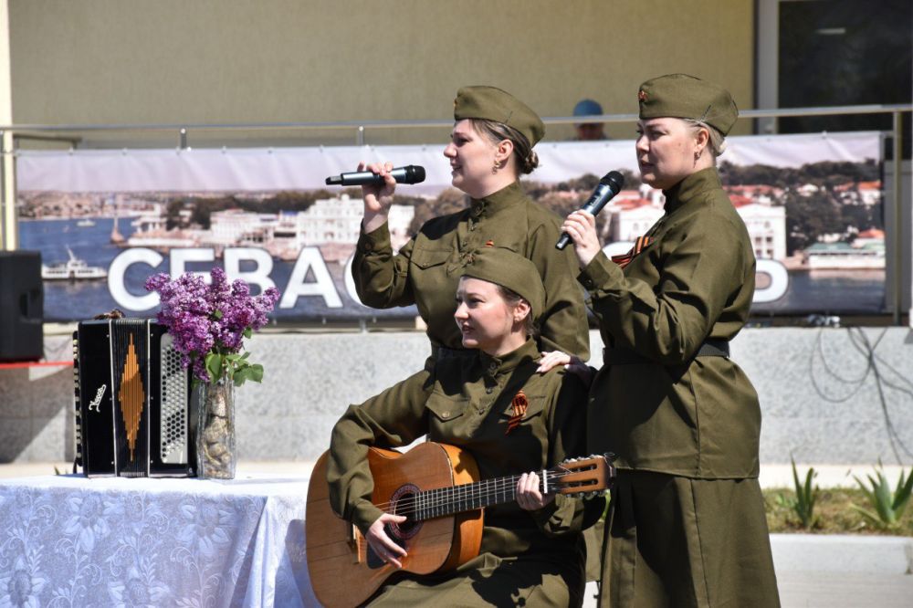 ��� ������. ������ ����� ���������: � ��������������� ��������������� ������ ������ �������� ������ �����������, ����������� 80-����� ������� ������ � ������� ���������