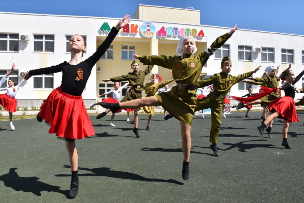 ��� ������. ������ ����� ���������: � ��������������� ��������������� ������ ������ �������� ������ �����������, ����������� 80-����� ������� ������ � ������� ���������