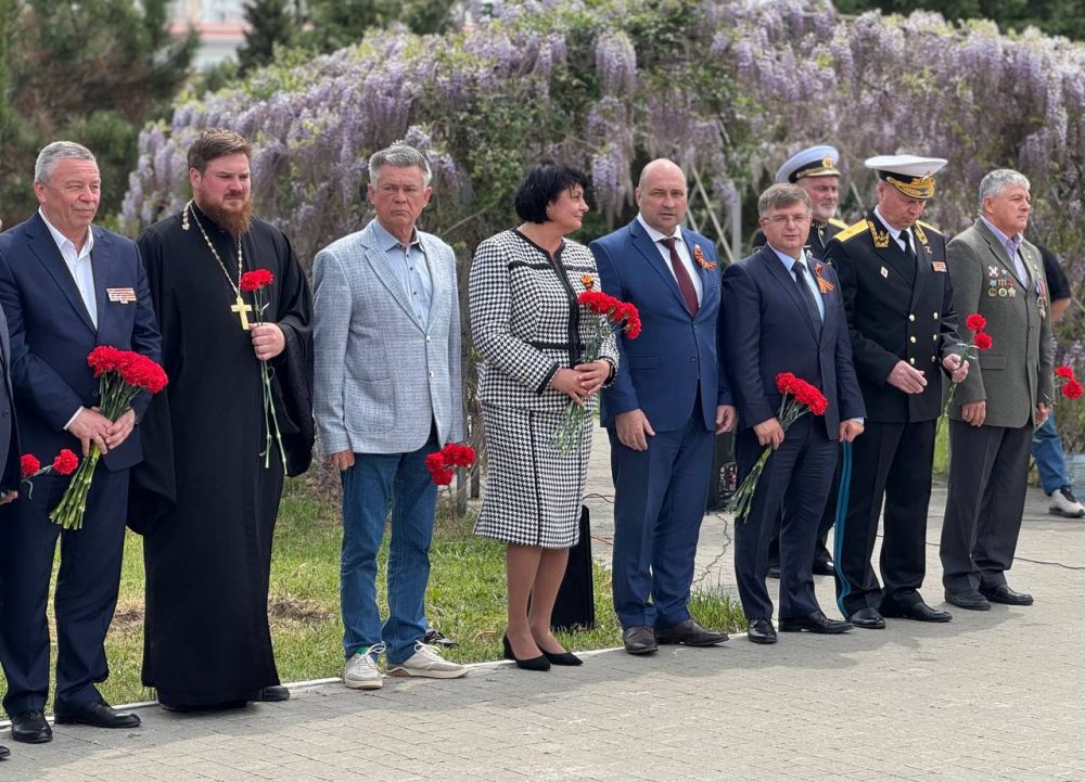 �������� ������: � ����� 80-����� ������ � ������� ������������� ����� � 81-� ��������� ������������ ������-����� �� �������-���������� ����������� ������ ������������ ���������� ������ � ������� �������� � ����� ������...