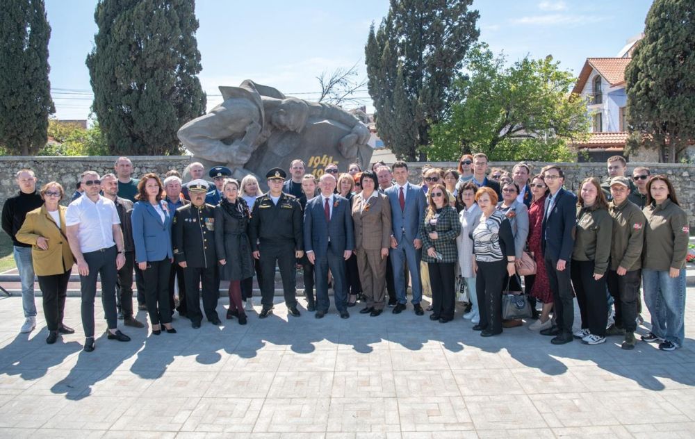 ������� �����: �������� �� ���������� ��������� �������� � ������ �� ������� ������� �������� ����������� � ����������� � ������ �������� �����������, ������������ � 80-����� ������ � ������� ������������� �����