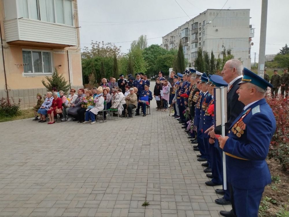 ��������� �������: 8 ��� 1944 ���� �������� ������� ����������� ���� ����������� �� ���������� ����������