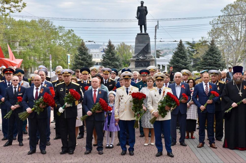 �������� ������: ����������� �����������, ����������� 80-����� ������� ������ � 81-� ��������� ������������ �����������, ����������� ������ � ���������� ����� � ������ � ������� ���� � ��������� ����������� �������...