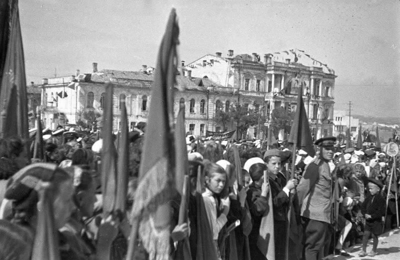 � ���� ������� ������. ������� �� �������� 80-����� ������ ���������� ������ ��� �������-����������� ������������ � 81 ��������� �� ��� ������������ �����������