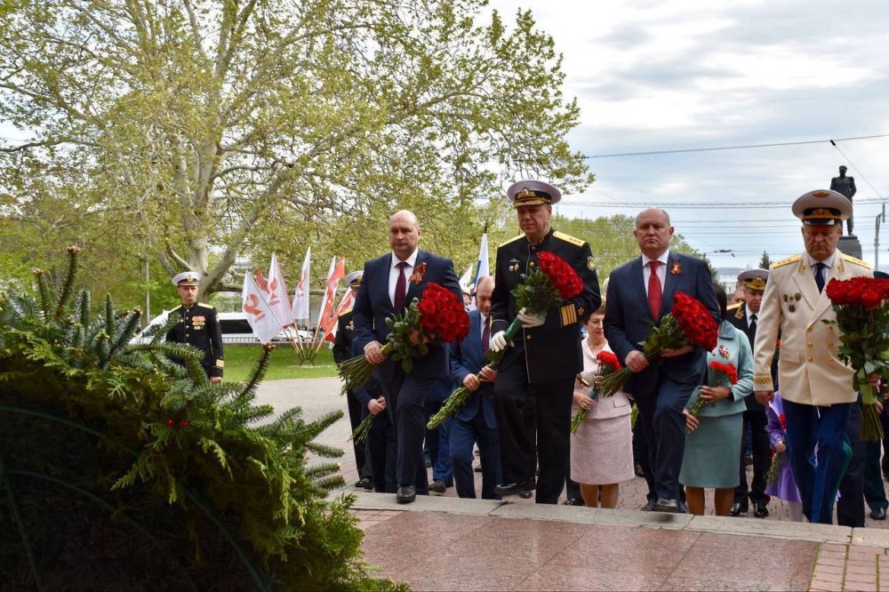 �������� ������: ����������� �����������, ����������� 80-����� ������� ������ � 81-� ��������� ������������ �����������, ����������� ������ � ���������� ����� � ������ � ������� ���� � ��������� ����������� �������...