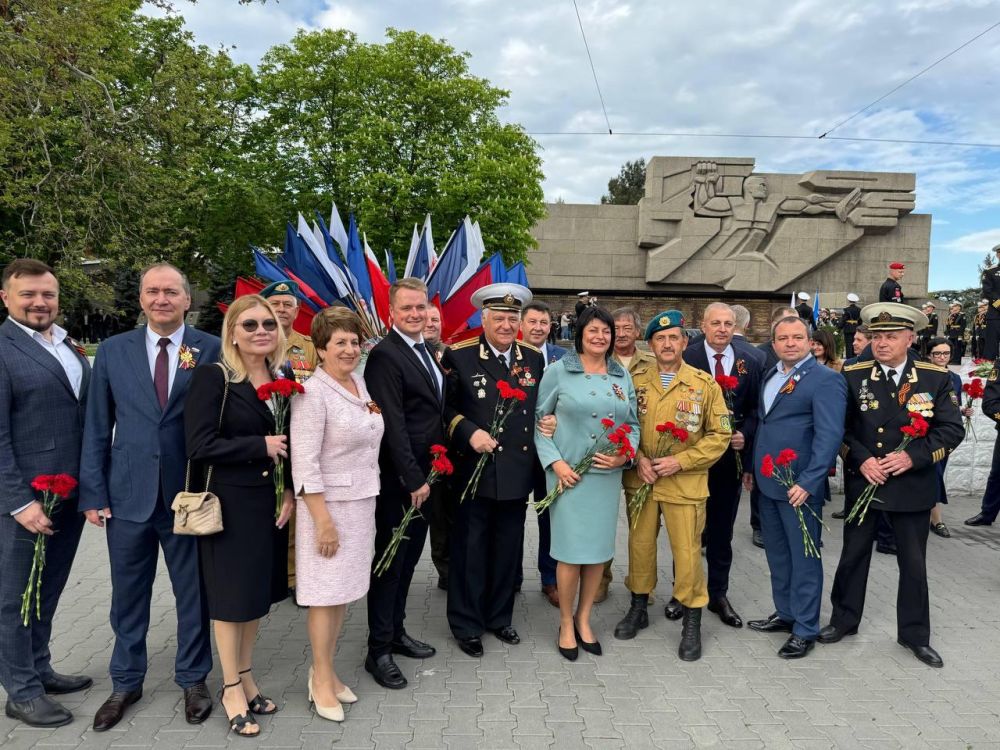 ������� �����: � ���� ������� ������ � � 81-������ ������������ ����������� �� �������-���������� �����������!