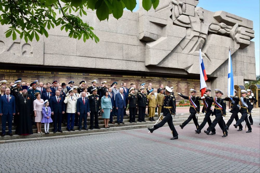 �������� ������: ����������� �����������, ����������� 80-����� ������� ������ � 81-� ��������� ������������ �����������, ����������� ������ � ���������� ����� � ������ � ������� ���� � ��������� ����������� �������...