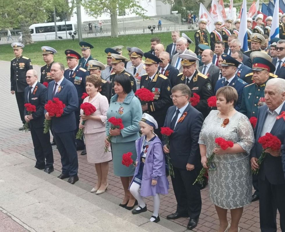 ������� �����: ����������� ��������� 80-����� ������� ������ � 81-� ��������� ������ ������������ �� �������-���������� �����������