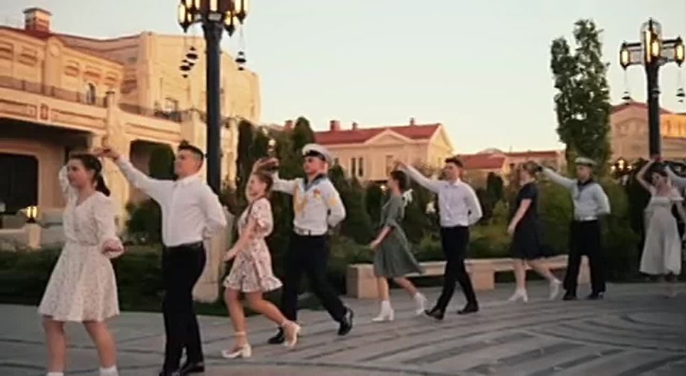 Никита Васильев: Севастопольский вальс в Новом Херсонесе! И пусть весь мир подождет