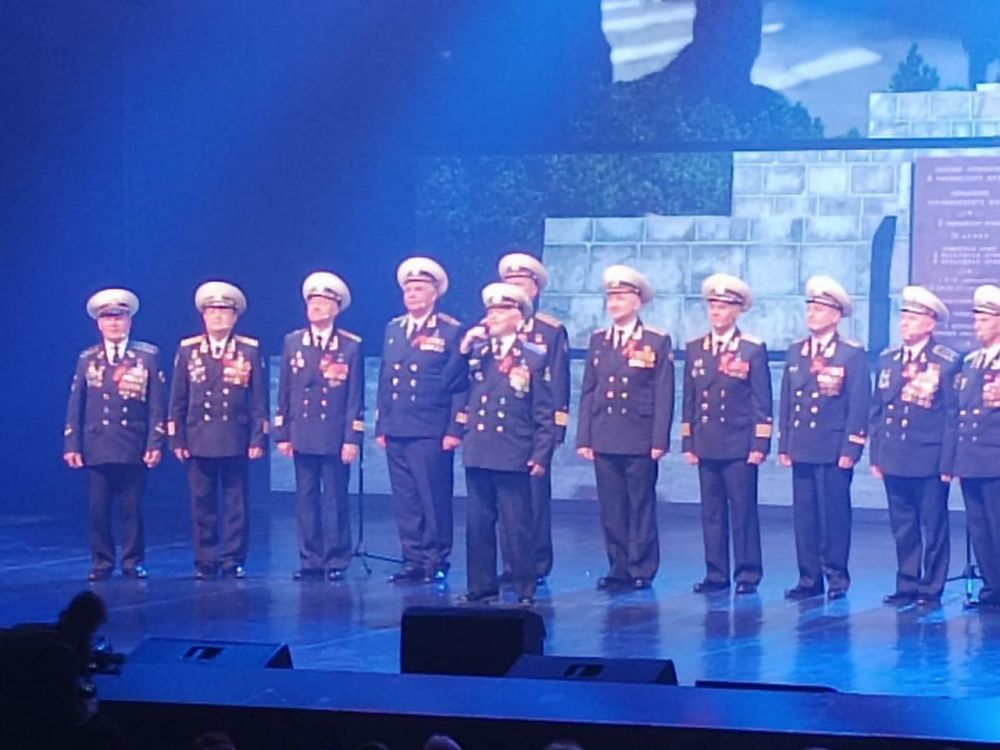 ������� �����: �� ������ �������� ������� ������ ������������� �������� � ����������� �������, ����������� 80-� ��������� ������ � ������� ������������� ����� 1941-1945 ����� � 81-� ��������� ������������ ����������� ��...