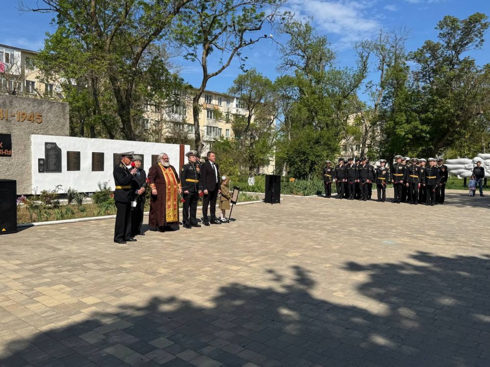 ����������� ������. � ��������� ������������� ������ ������ ������������� ������, ����������� ������������ 80-����� ������� ������ � 81 ���� �� ��� ������������ ������ ����������� �� �������-���������� �����������