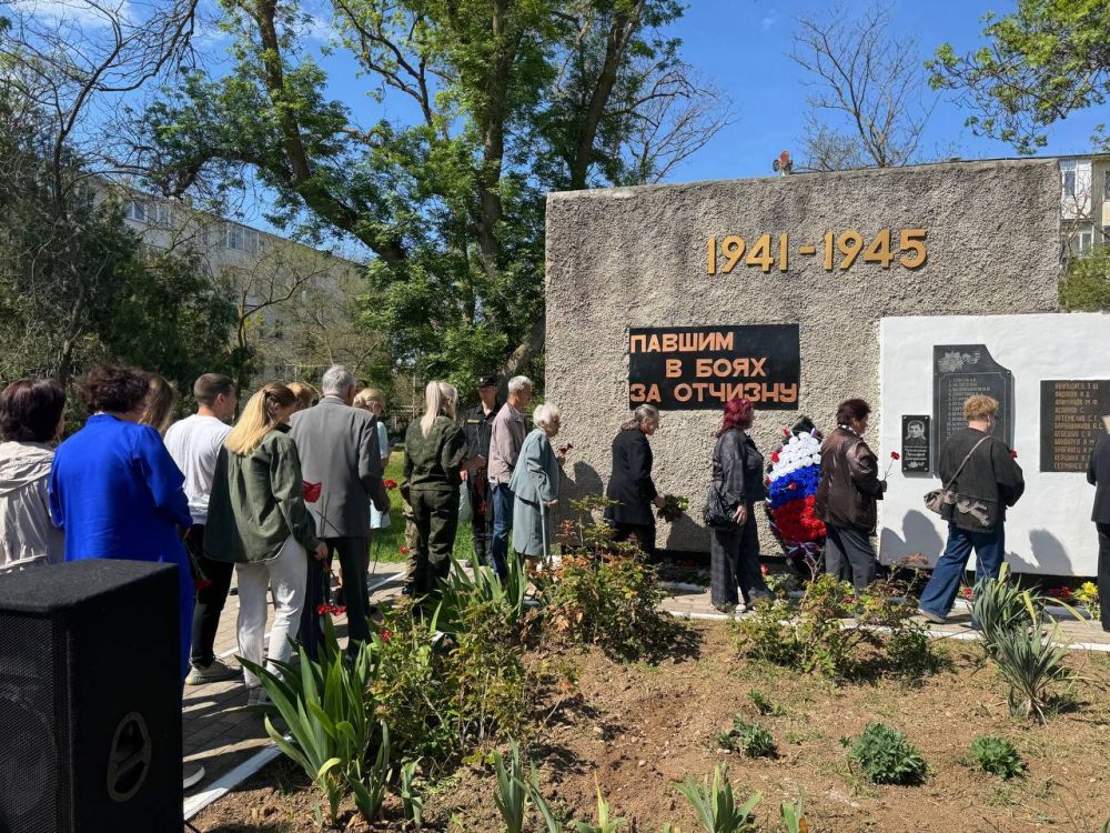 ����������� ������. � ��������� ������������� ������ ������ ������������� ������, ����������� ������������ 80-����� ������� ������ � 81 ���� �� ��� ������������ ������ ����������� �� �������-���������� �����������