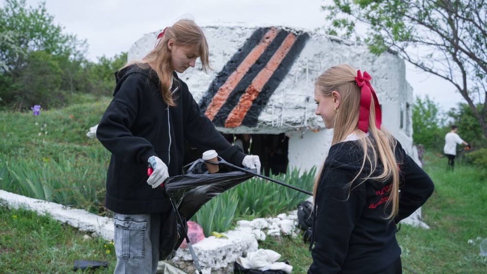 «Сохранить память о подвиге нашего народа и помочь тем, кто в этом нуждается» – такова главная цель патриотической акции «Десант Победы», которую мы реализуем вместе со студенческими отрядами Севастополя уже в 6-й раз! «Сохранить память о подвиге нашего народа и помочь тем, кто в этом нуждается» – такова главная цель патриотической акции «Десант Победы», которую мы реализуем вместе со студенческими отрядами Севастополя уже в 6-й раз!