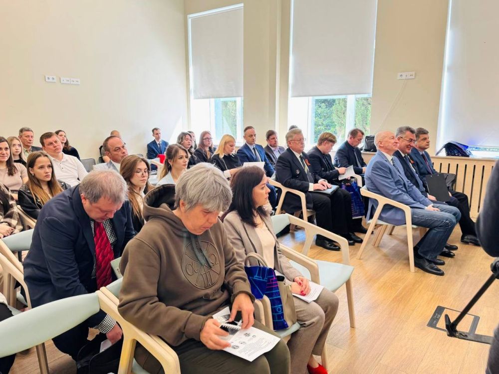 Николай Приставка: © По поручению Михаила Владимировича Развожаева сегодня поприветствовал участников юбилейной Международной научно-практической конференции «Актуальные проблемы международного публичного и частного права в...