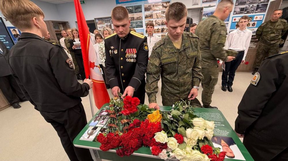 � ��������������� ����� � 4 ������� ������� ����� ����� � ����� ���������, �������� ��������� ���� (����������� ����������� ���������) 127-�� ��������� ���������������� ������� 18-�� �����, ����� ���������� ���������...