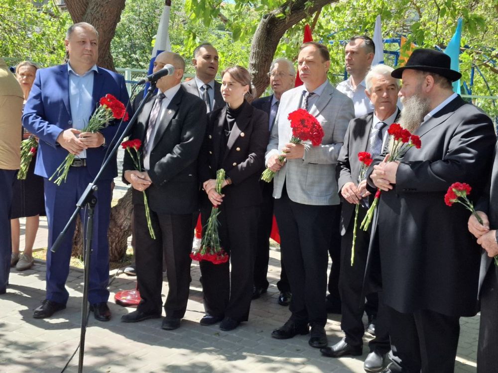 ������ ����� ���������� ������� ����� ������� � �����������