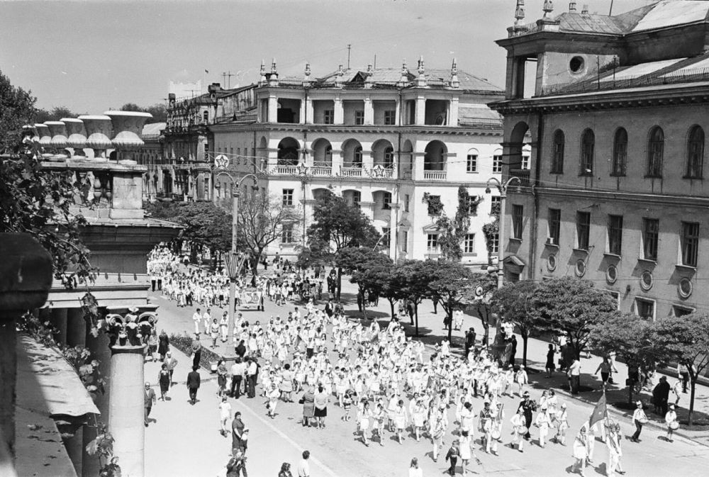 �������, 19 ���, � ������ �������� ���� ������� ������������ �����������, � ��������� ����� � ���� ��������