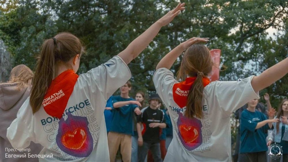 Денис Кондратьев: Дорогие севастопольцы, поздравляю с Днём детских общественных объединений! Денис Кондратьев: Дорогие севастопольцы, поздравляю с Днём детских общественных объединений!