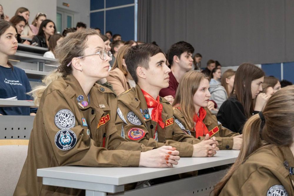 Денис Кондратьев: В Севастопольском государственном университете состоялись пробные защиты тематических смен – заданий, которые выполняли студенты в рамках школы подготовки вожатых Денис Кондратьев: В Севастопольском государственном университете состоялись пробные защиты тематических смен – заданий, которые выполняли студенты в рамках школы подготовки вожатых