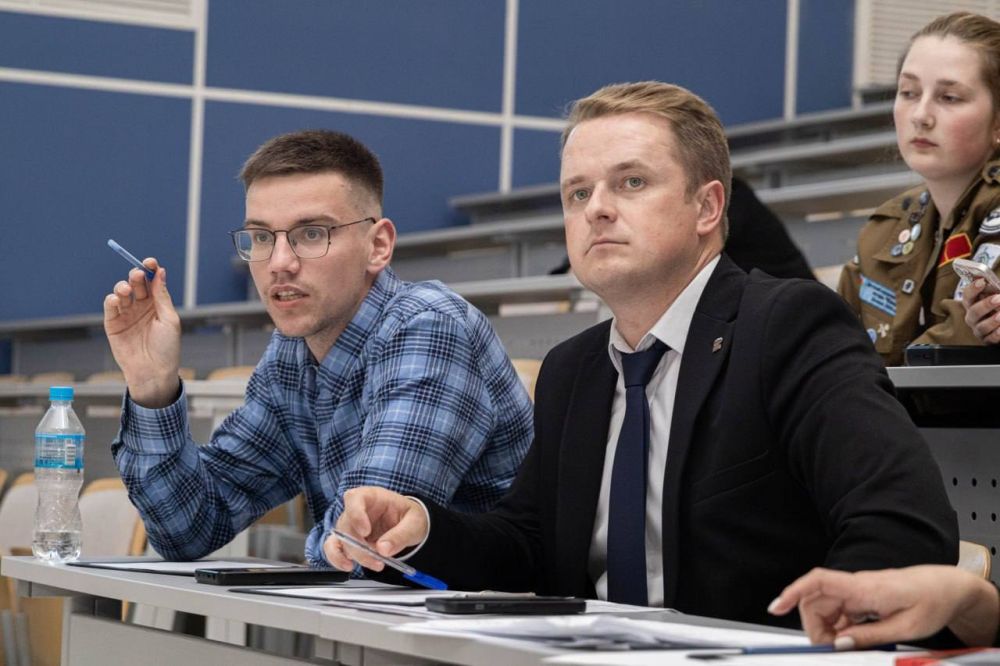 Денис Кондратьев: В Севастопольском государственном университете состоялись пробные защиты тематических смен – заданий, которые выполняли студенты в рамках школы подготовки вожатых Денис Кондратьев: В Севастопольском государственном университете состоялись пробные защиты тематических смен – заданий, которые выполняли студенты в рамках школы подготовки вожатых