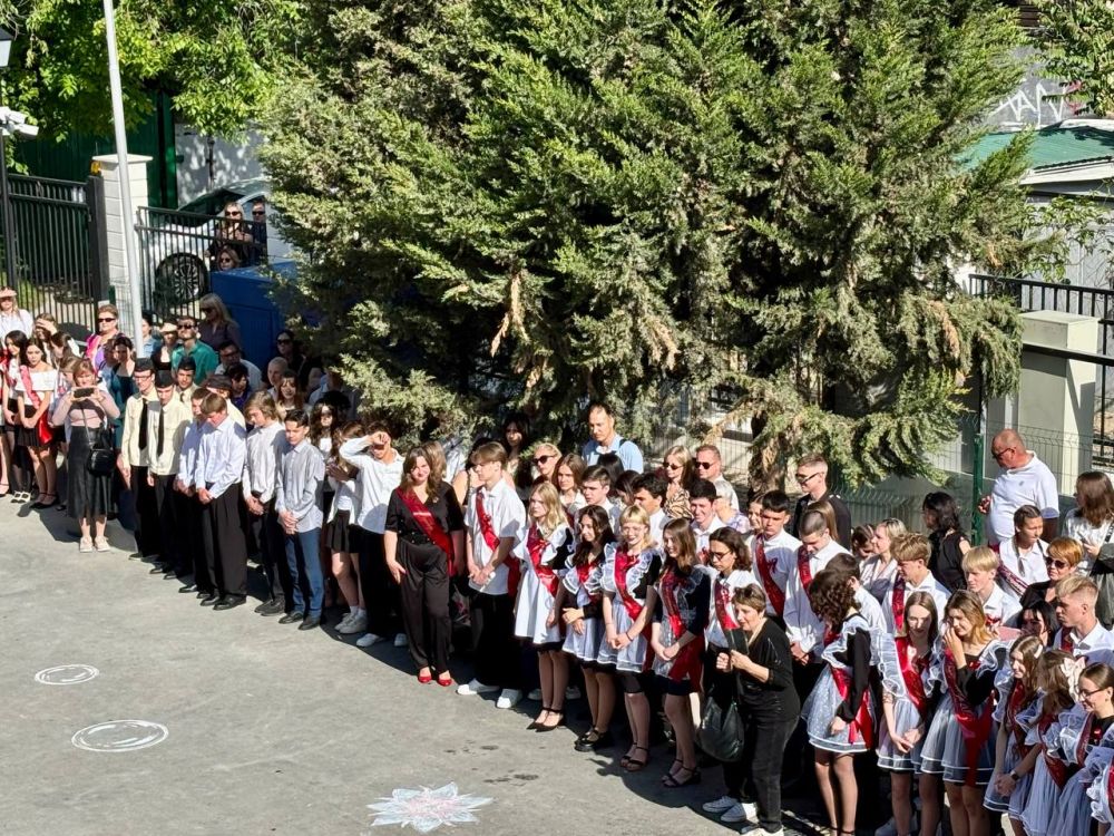 В школе №39 имени Героя Советского Союза, Почетного гражданина города Севастополя Марии Карповны Байды состоялся торжественный последний звонок