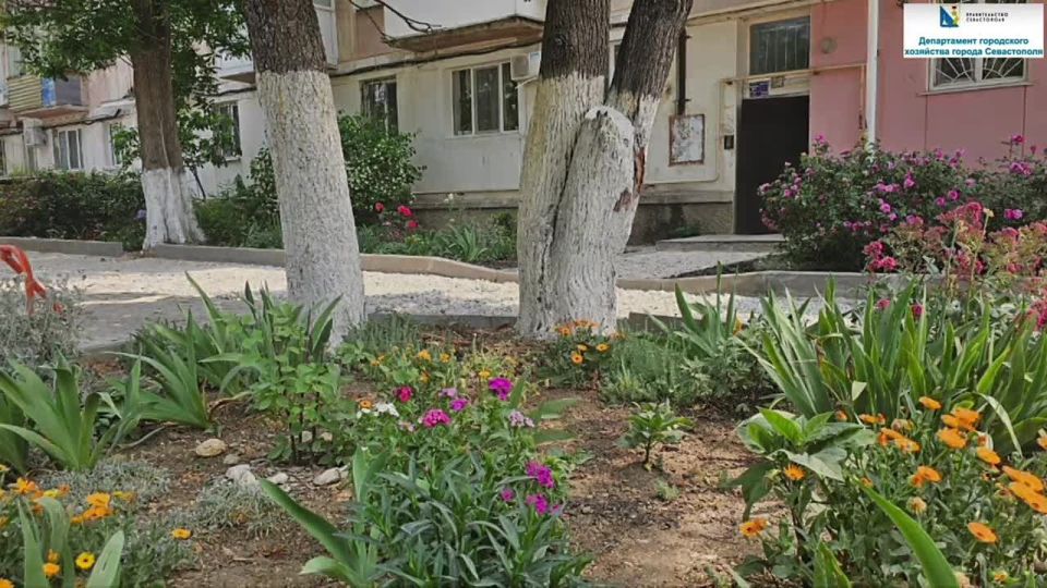 Друзья, понаблюдали за ходом работ по ремонту внутриквартальных дорог около дома 5 по улице Симонок и дома 29 на улице Леваневского.