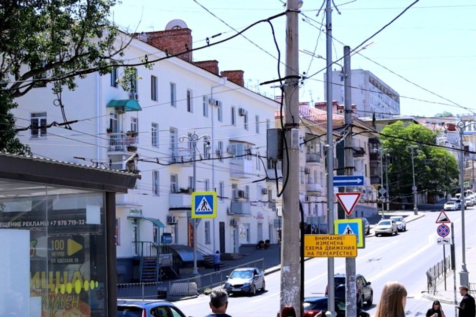         200 