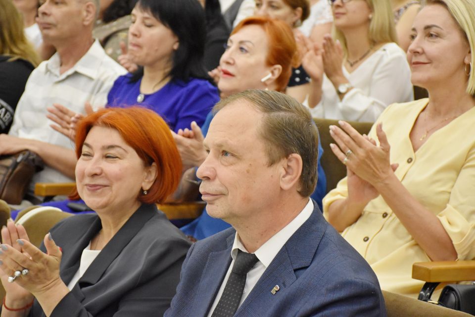 ��������� �������: �������� ��� ����������� ��������� � 10-����� �� ��� ����������� ������������ ����� � ���������� ������ ��������� ����������� ���������� ������������� �����������, ����������� ���� ����������