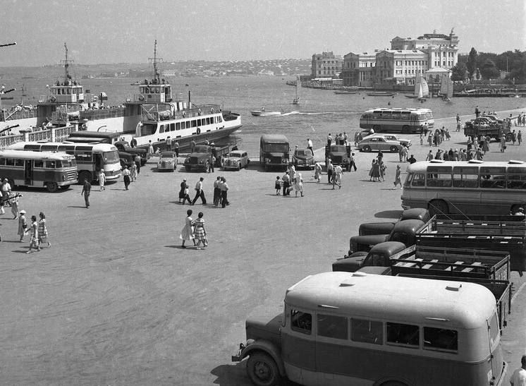 Артиллерийская бухта в 1962 году