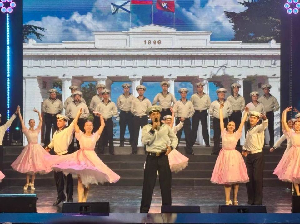 Екатерина Алтабаева: Торжественное собрание, посвященное Дню России и Дню основания Города-Героя Севастополя состоялось на сцене Дворца культуры рыбаков Екатерина Алтабаева: Торжественное собрание, посвященное Дню России и Дню основания Города-Героя Севастополя состоялось на сцене Дворца культуры рыбаков