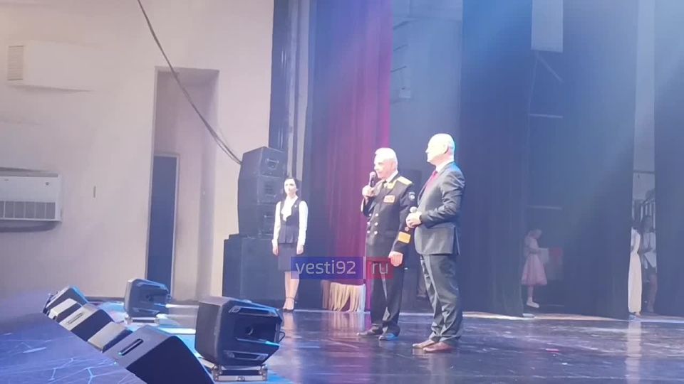 Адмирал Игорь Владимирович Касатонов стал почетным гостем торжественного собрания во Дворце культуры рыбаков