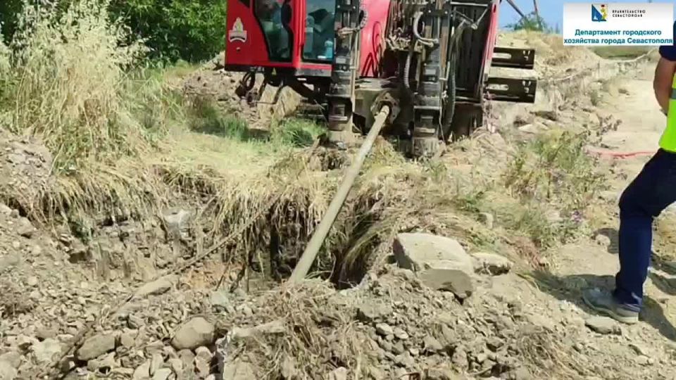 Друзья, сегодня покажем вам ход работ по реконструкции водовода в Балаклаве