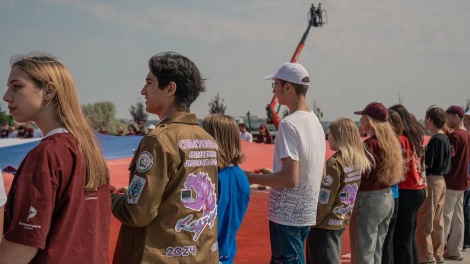 Денис Кондратьев: Отпраздновали День России вместе с молодежью Севастополя! Денис Кондратьев: Отпраздновали День России вместе с молодежью Севастополя!