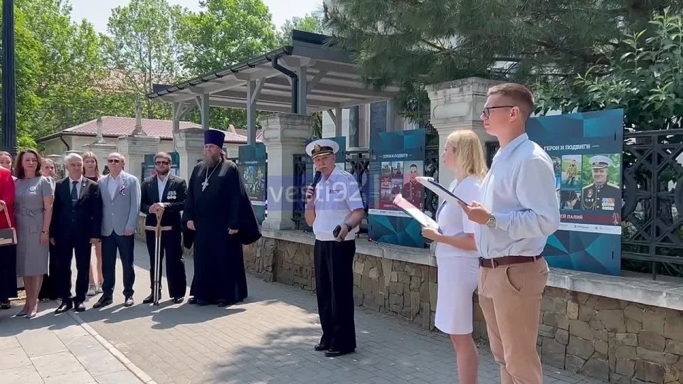 Торжественная церемония открытия фотовыставки «Герои и подвиги»