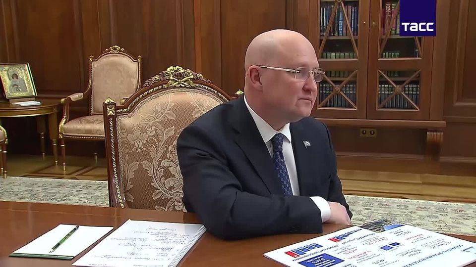 Путин провел встречу с губернатором Севастополя Михаилом Развожаевым