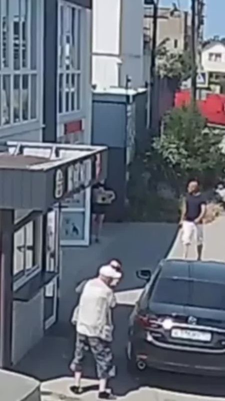 Кадры с задержанием мужчины, убившего свою тещу, появились в соцсетях
