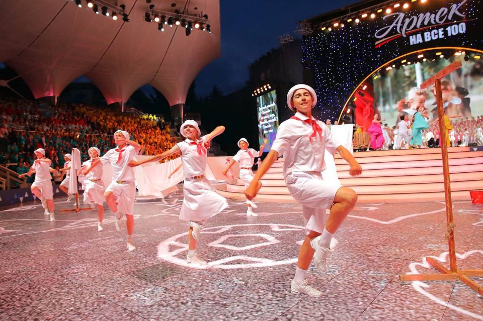 ����� ������: �������� ������������� �� ��������� ��������, ����������� 100-����� �������