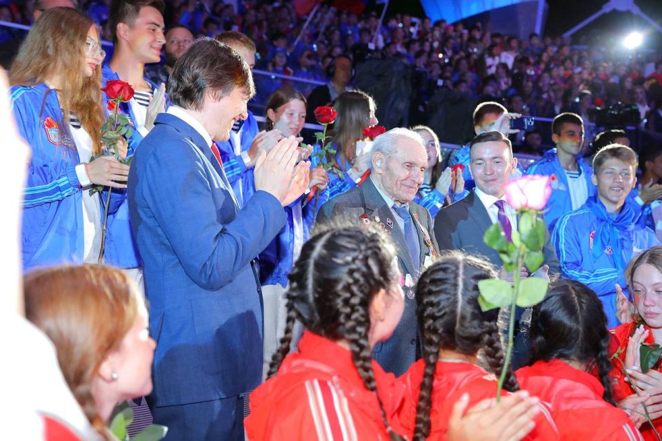 ����� ������: �������� ������������� �� ��������� ��������, ����������� 100-����� �������