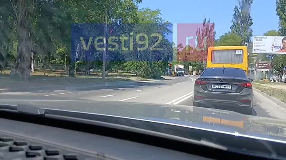 В связи с ремонтными работами на мосту через реку Черная в Инкермане с 16 июня до конца лета текущего года введено реверсивное движение