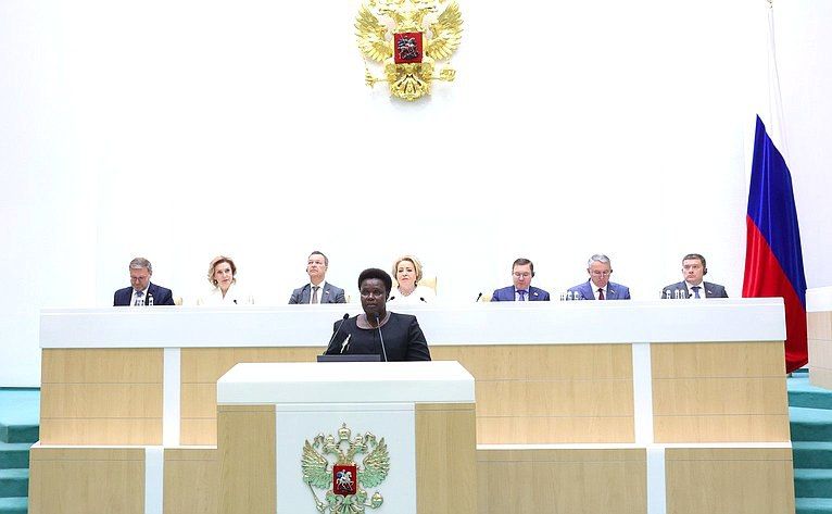 ��������� ���������: � ���� 592 ��������� ������ ��������� ����� ���������� ��������� ����-��������� ���������� ������ �������� �����